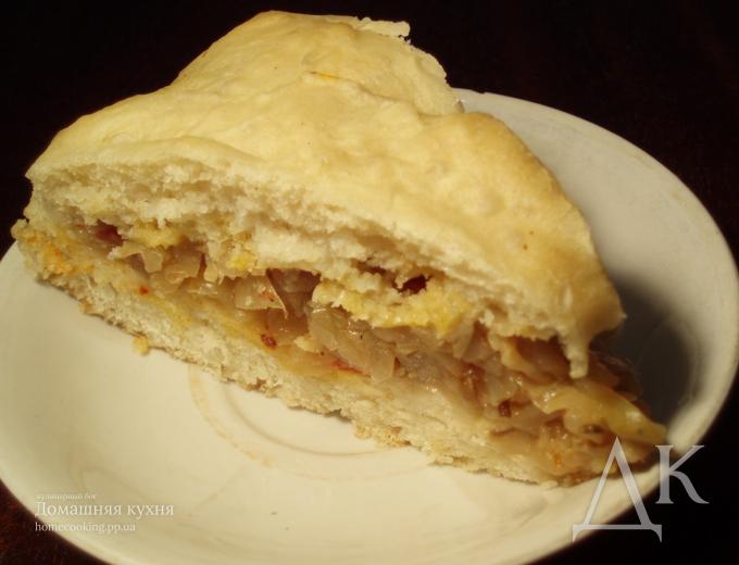 Пирог с тушеной капустой