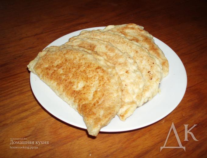 Лепешки с картофельно-сырной начинкой